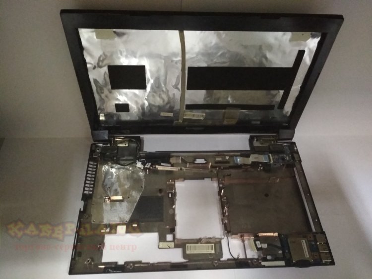 б/у корпус для ноутбука Lenovo B570e (черный)